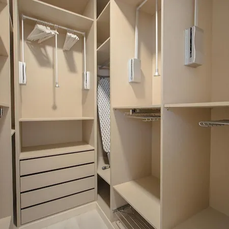 Atlantico Plaza 아파트