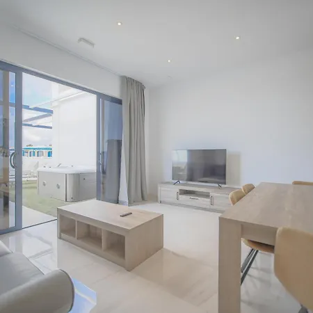 Atlantico Plaza 아파트 *