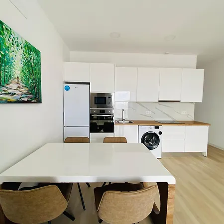 Atlantico Plaza 아파트